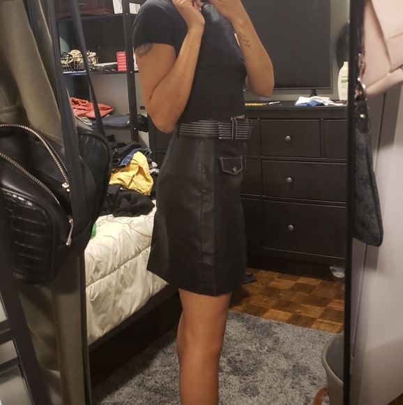 Front zip pleather skirt - Picture 3 of 4